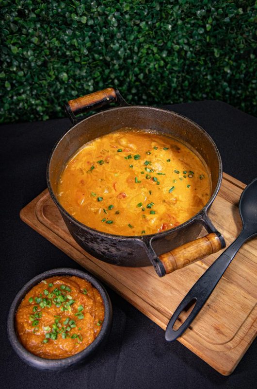 Moqueca de Peixe com Camarão